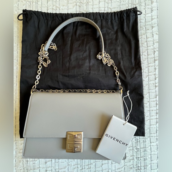 Givenchy 4G Medium Chain Bag - Picture 7 of 8